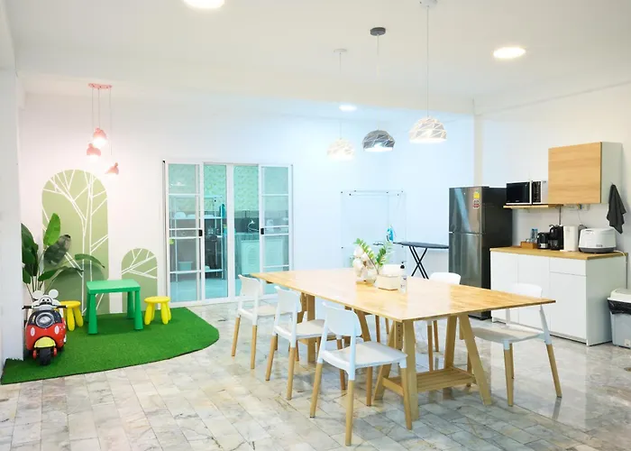 Eco-Friendly House Near Street Food Quiet Area